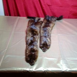 Victorian mink scarf beautiful craftsmanship has clip